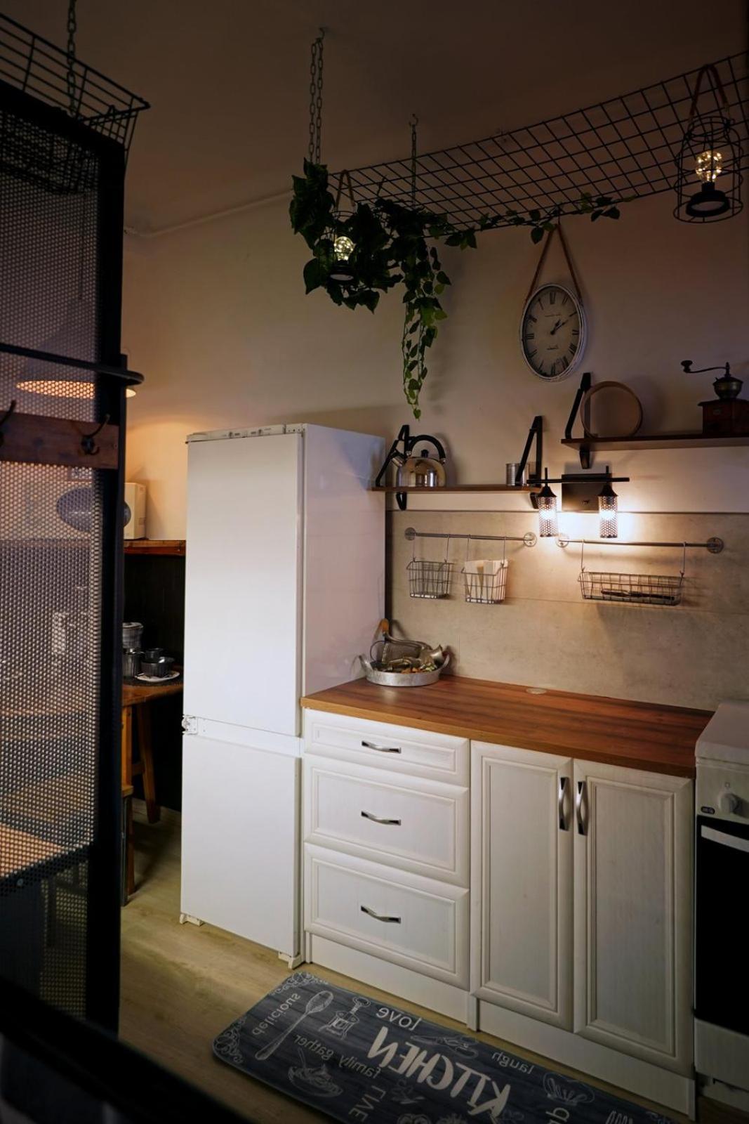 Mini Industrial Apartment *