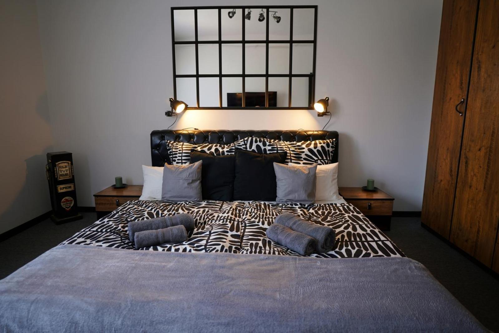 Mini Industrial Apartment *